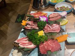 -明洞阿姨·韩式酱蟹烤肉·创意料理(三元桥店)