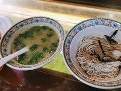 -金杨拉面王小吃面馆·牛三宝面·红烧牛肉粉