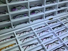 -臻美视爵眼镜·明月·依视路·蔡司折扣店(广渠门店)