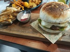 超厚芝士牛肉汉堡-魏斯理汉堡(西安沣东吾悦店)