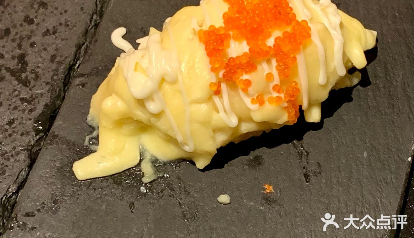 想了几天的脑花榴莲鹅肝寿司🍣昨晚上吃到了[调皮]