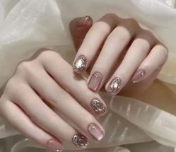 -桃色美甲沙龙