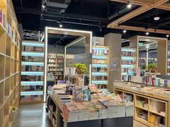 -新华书店(泉城路店)