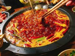 -黄潇洒老火锅(九眼桥宏济巷店)
