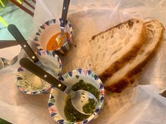 三种酱配酸面包-Mesa Madre梅萨妈妈·Bintana(国贸店)