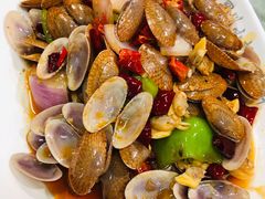 葱姜炒花甲-四川小胡子海鲜(丁村万人海鲜广场店)