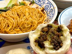 -李与白包子铺(桐梓林店)