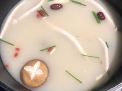 -三人行骨头王火锅(长寿店)