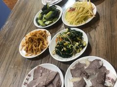 -陇上全荟兰州传统牛肉面(延吉路店)