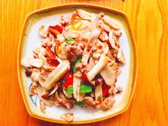 姬松茸炒肉-妈妈的味道(和顺古镇店)