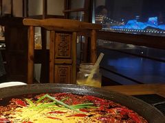 红油锅底微辣-纸盐河码头火锅(十八梯店)