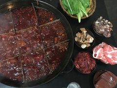 -岗上渣渣老火锅(两路口店)