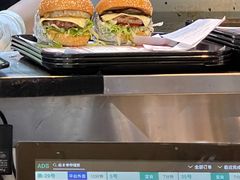 -The Habit Burger Grill 哈比特汉堡(复兴soho店)