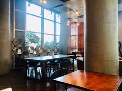 靠窗位-LIN COFFEE CO(龙珠达店)