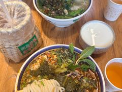 -云阿蛮云南生烫牛肉米线(奉贤路店)