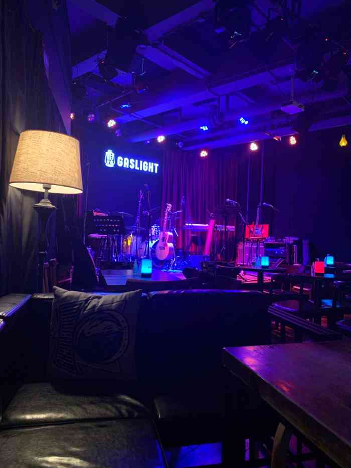 煤气灯livehouse-"先说缺点,鸡尾酒的味道特别特别一般(甚至.