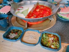 -湊湊火锅·茶憩(南京东路悦荟店)