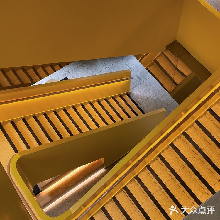 麦咖啡真有你的！这杯奶铁我连炫三杯 