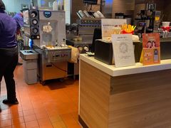 -麦当劳(中二横路店)