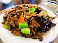 -金卯白肉罩火烧