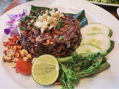 -Chom Cafe and Restaurant