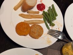 -大中华希尔顿酒店-念自助餐·嗨啤·小龙虾