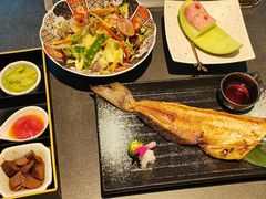-铭牛烧肉·和牛海鲜自助(高新月牙湖店)