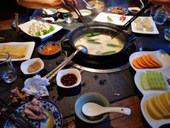 -大匠工房古船木艺术餐厅·猪肚鸡专门店(长白仙岛店)