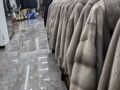 -大营西亚皮草新城