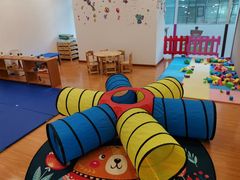 -抱抱熊托育中心(大悦城店)