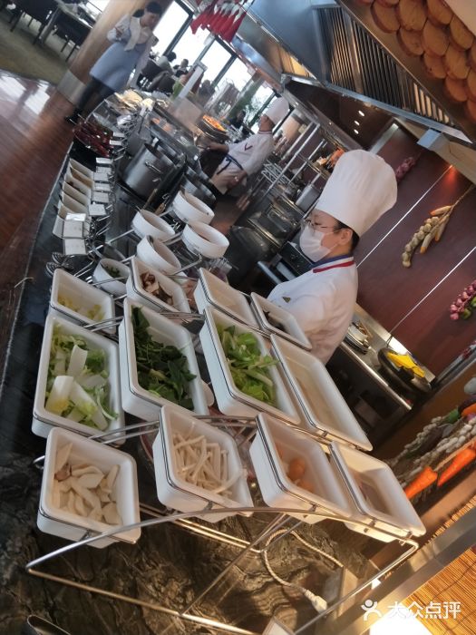 汇泉王朝大饭店-旋转餐厅(南海路店)自助取餐区图片