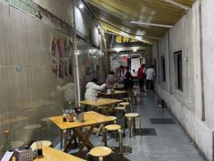 大堂-沪西老弄堂面馆(定西路店)