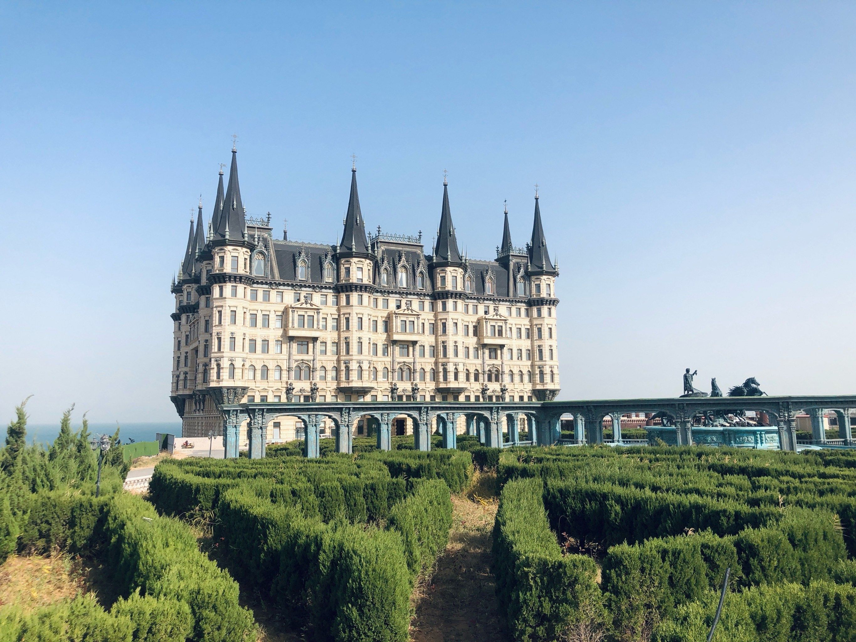 海边的美丽城堡 壁画很漂亮