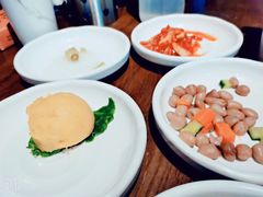 小菜碳生菜无限量-·缸桶屋·韩式牛肋条自助烤肉(西湖D11店)