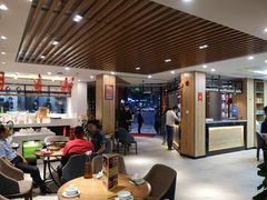 大堂-有红鸡毛店·川菜(建设路店)