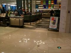 -港丽餐厅(高德置地店)