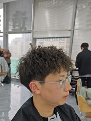 -藤野造型烫染·漂发