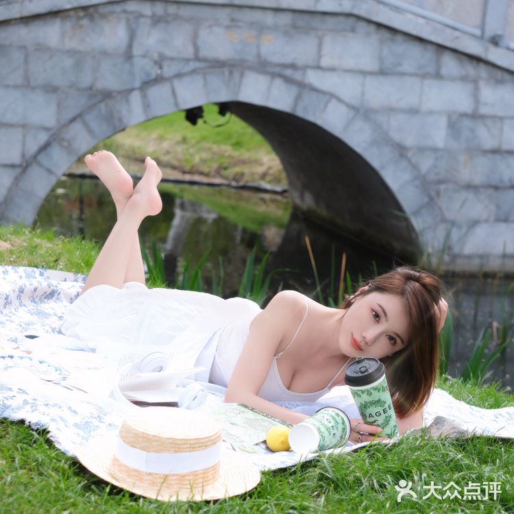 和霸王茶姬小绿杯一起体验公园20分钟效应！！