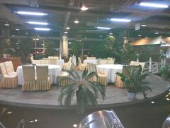 大堂-红栌温泉山庄生态美食餐厅