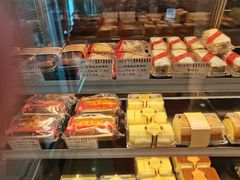 -红宝石·鲜奶小方·海派西点房(联洋店)