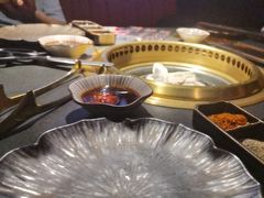 -铭牛烧肉·和牛海鲜自助(高新月牙湖店)