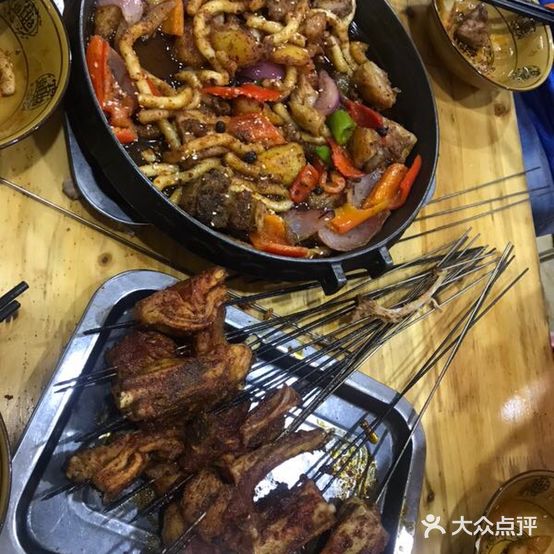 清真老字号烤肉面食馆