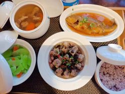 -臻康乃馨月子中心(集美店)