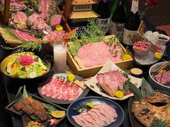 -山川小町·极番烧肉(新地假日广场店)