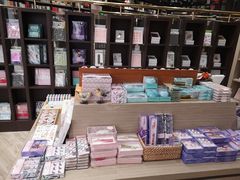 -钟书阁(群光广场店)