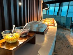 -亚洲国际大酒店·云顶阁旋转自助餐厅