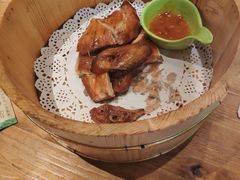 胡桃里烤鸡-繁花里音乐餐厅(新天地店)