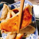 饺子大变身，红太狼的平底锅还有这个用处！