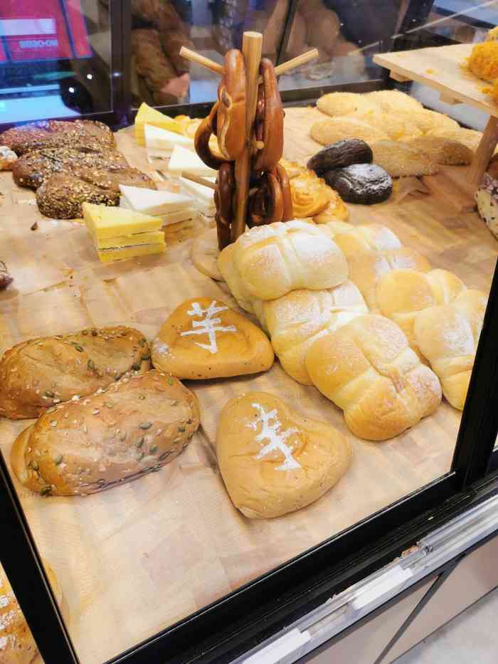 盒马鲜生(大郊亭芳圆里店)-"芳圆里是新开的商场,盒马在地下一层.