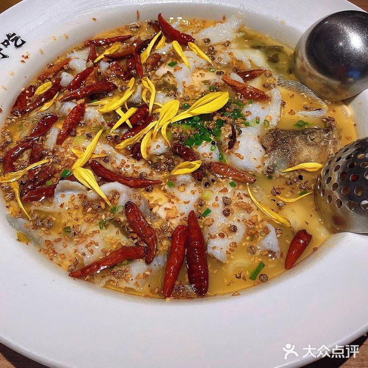 我是不是全网最后一个吃太二酸菜鱼的